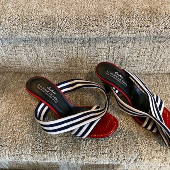 Donald J Pliner Sandals - Picture 1 of 8